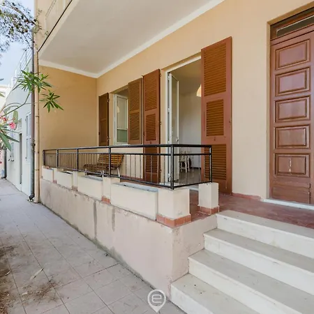 Beachside - Vista Apartment