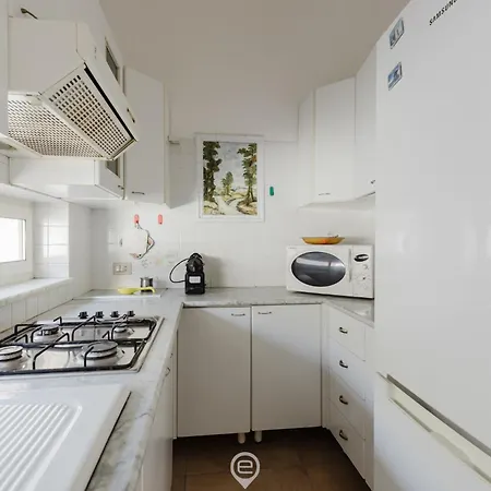 Beachside - Vista Apartment
